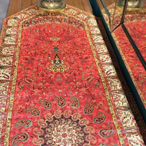 رومیزی ترمه رانر باغ بهشت رنگ قرمز