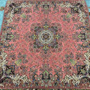 ترمه رومیزی ابریشم طرح ایراندخت کد 8 سایز 1*1