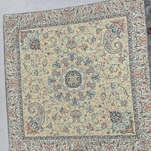 رومیزی ترمه ابریشم اصل طرح بهار کرم از برند ترمه سالاری