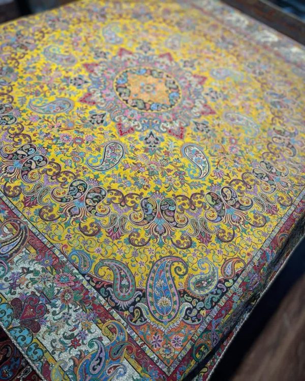 رومیزی آذر زرد ابریشمی