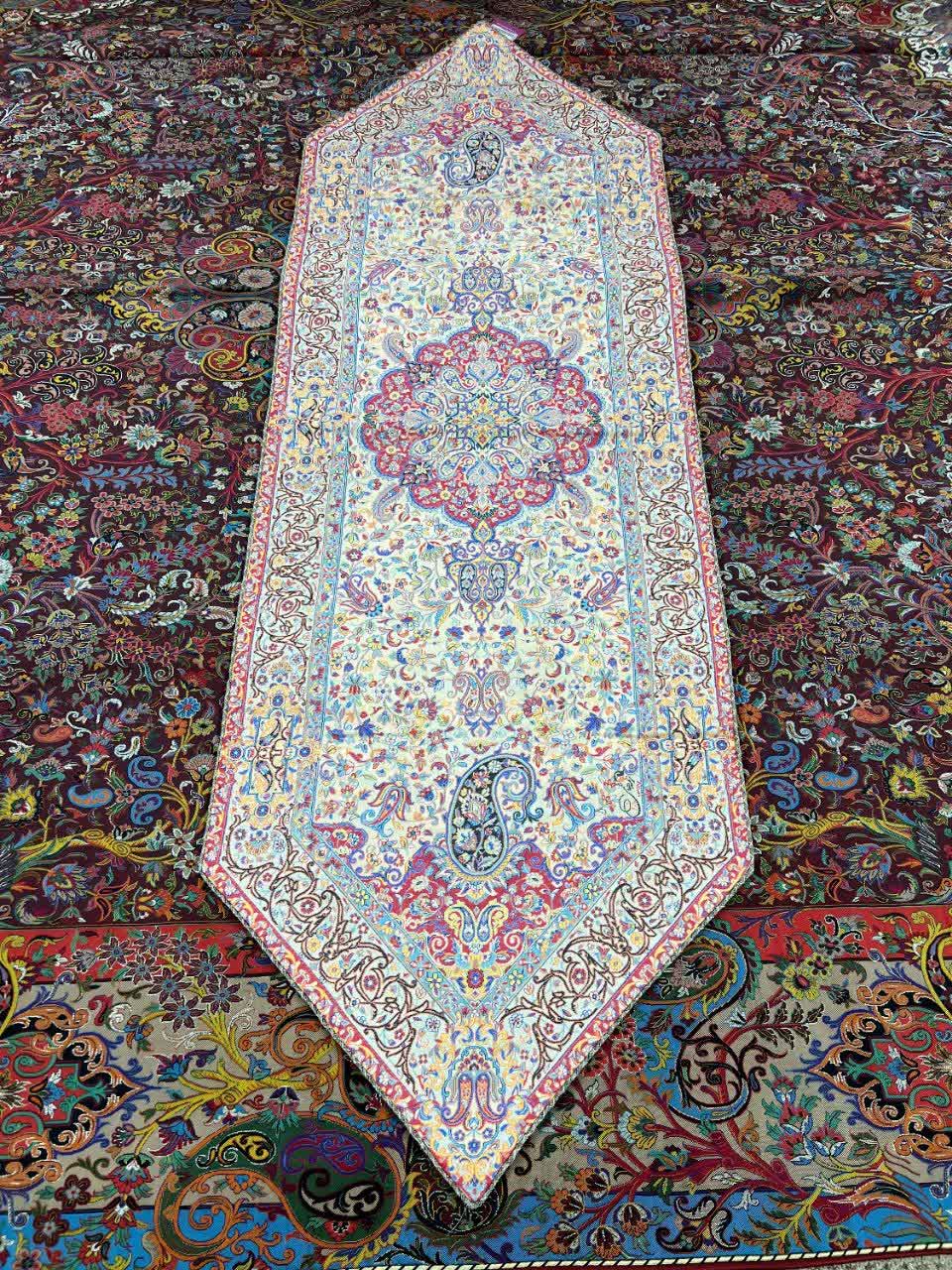 رانر رومیزی ترمه ابریشم طرح پرند کد 6 - Image 2